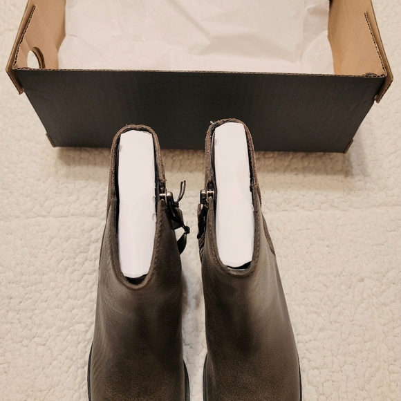 Sorel Phoenix Zip Waterproof Booties - Picture 14 of 16